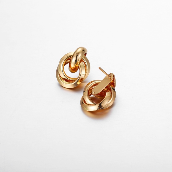 LAST ONE!!! Gold Hoops - Picture 5 of 7